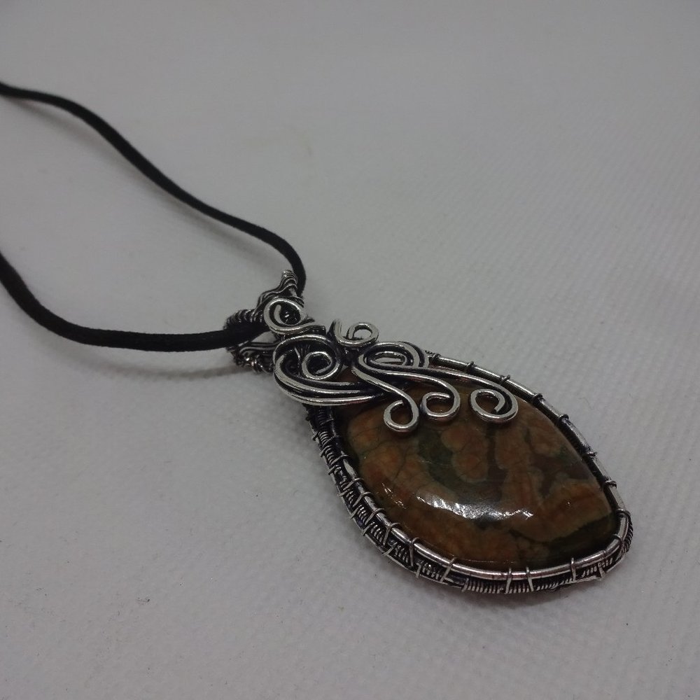 Artistic "MOSS AGATE" Handmade Silver Wire-Wrapped Pendant on a 18" Leather 966
